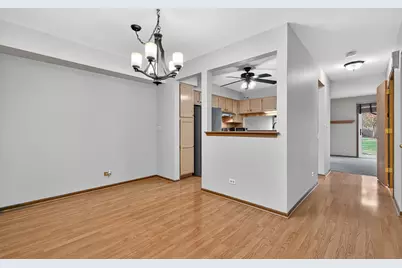 1176 Talbots Lane, Elk Grove Village, IL 60007 - Photo 5