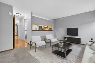 1176 Talbots Ln, Elk Grove Village, IL 60007 - Photo 9