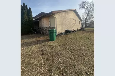 5727 W 82nd Street, Burbank, IL 60459 - Photo 3