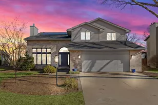 2808 Woodridge Rd, Champaign, IL 61822 - Photo 3