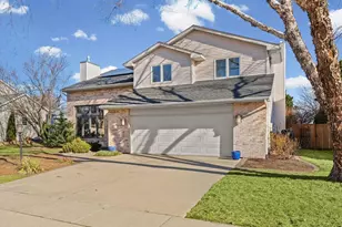 2808 Woodridge Rd, Champaign, IL 61822 - Photo 5