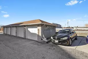 4500 Rumsey Ave, Oak Lawn, IL 60453 - Photo 3