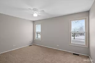 189 Mayfield Dr, Bolingbrook, IL 60440 - Photo 9