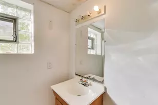 221 Heine Ave, Elgin, IL 60123 - Photo 19