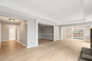 21688 W Ravine Dr, Lake Zurich, IL 60047 - Photo 5