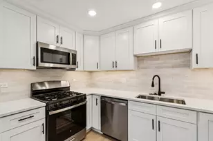 21688 W Ravine Dr, Lake Zurich, IL 60047 - Photo 9