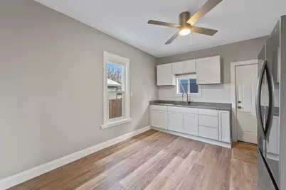 418 W Illinois Avenue, Aurora, IL 60506 - Photo 13