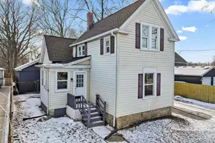 418 W Illinois Ave, Aurora, IL 60506 - Photo 1