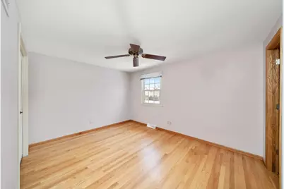 540 N Beck Road, Lindenhurst, IL 60046 - Photo 19