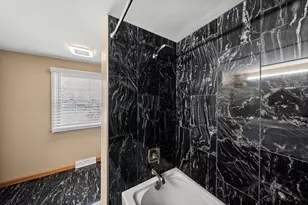 540 N Beck Rd, Lindenhurst, IL 60046 - Photo 21