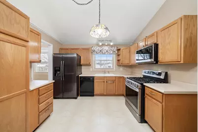 540 N Beck Road, Lindenhurst, IL 60046 - Photo 17