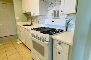 1217 S Old Wilke Rd, Arlington Heights, IL 60005 - Photo 9