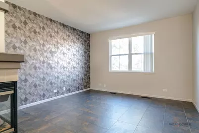 1129 N Claremont Drive #1129, Palatine, IL 60074 - Photo 5