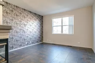 1129 N Claremont Dr, Palatine, IL 60074 - Photo 5