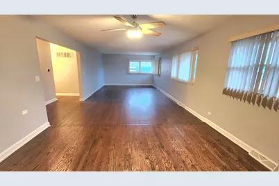 1008 N Milwaukee Avenue #1, Libertyville, IL 60048 - Photo 3