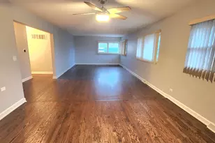 1008 N Milwaukee Ave, Libertyville, IL 60048 - Photo 3