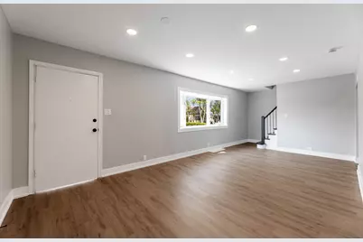 6856 W Crandall Avenue, Worth, IL 60482 - Photo 3