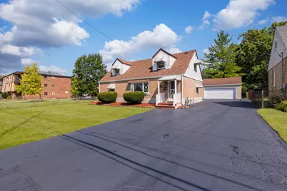 6856 W Crandall Avenue, Worth, IL 60482 - Photo 1