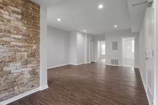 7726 N Ashland Ave, Chicago, IL 60626 - Photo 3