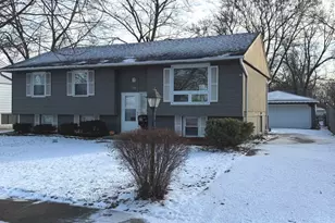 450 E Mulberry Ct, Glenwood, IL 60425 - Photo 1