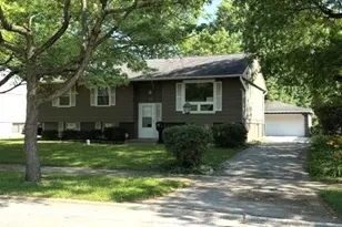 450 E Mulberry Ct, Glenwood, IL 60425 - Photo 1