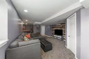 9081 Falcon Greens Dr, Lakewood, IL 60014 - Photo 23