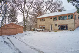 38W443 Sunset Dr, Saint Charles, IL 60175 - Photo 3