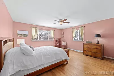 38W443 Sunset Drive, Saint Charles, IL 60175 - Photo 15