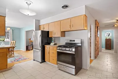 38W443 Sunset Drive, Saint Charles, IL 60175 - Photo 7