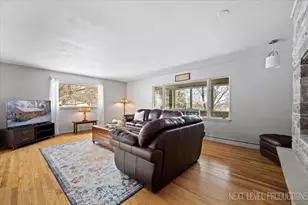 38W443 Sunset Dr, Saint Charles, IL 60175 - Photo 11