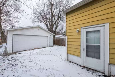 614 Walnut Street, Waukegan, IL 60085 - Photo 27