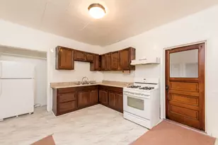 614 Walnut St, Waukegan, IL 60085 - Photo 11