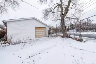 614 Walnut St, Waukegan, IL 60085 - Photo 29