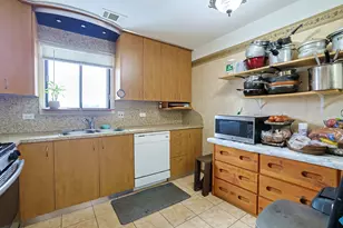 1030 Cottonwood Ct, Wheeling, IL 60090 - Photo 9