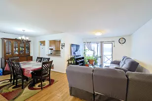 1030 Cottonwood Ct, Wheeling, IL 60090 - Photo 3