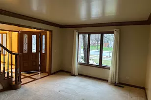 2726 Seiler Dr, Naperville, IL 60565 - Photo 3