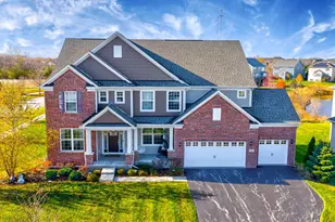 1 Sherman Ct, Hawthorn Woods, IL 60047 - Photo 3