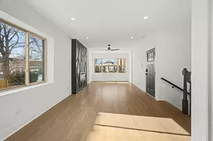 8207 S Clyde Ave, Chicago, IL 60617 - Photo 7