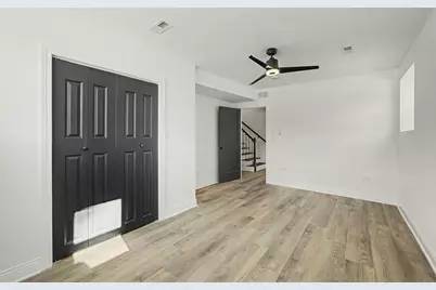 8207 S Clyde Avenue, Chicago, IL 60617 - Photo 25