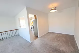 1060 Newport Harbor, Schaumburg, IL 60193 - Photo 3