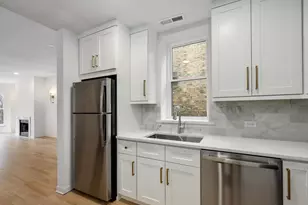 4609 N Beacon St, Chicago, IL 60640 - Photo 5