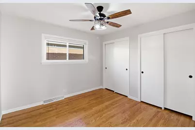 8444 Drake Avenue, Skokie, IL 60076 - Photo 15