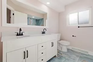 8444 Drake Ave, Skokie, IL 60076 - Photo 11