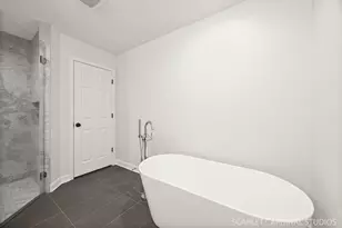 8 Concord Dr, Oak Brook, IL 60523 - Photo 27