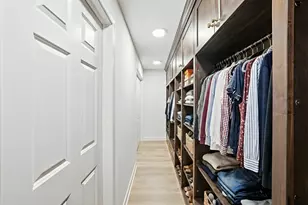 8 Concord Dr, Oak Brook, IL 60523 - Photo 41