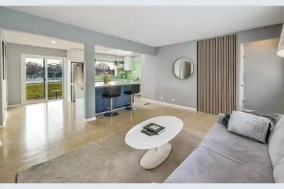 21W051 Woodview Drive, Itasca, IL 60143 - Photo 5