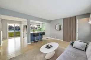 21W051 Woodview Dr, Itasca, IL 60143 - Photo 5