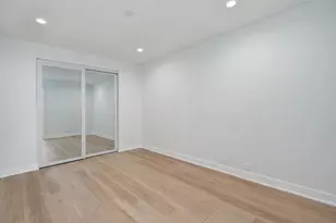 1560 N Sandburg Terrace, Chicago, IL 60610 - Photo 13