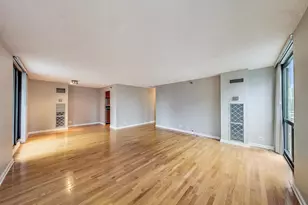 70 W Huron St, Chicago, IL 60610 - Photo 3