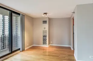 70 W Huron St, Chicago, IL 60610 - Photo 7